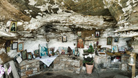 Höhlenkirche in Aliki