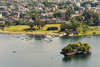 Blick auf Pokhara mit Tal Bahari Insel auf dem We...