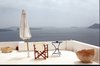 Originelle Terrasse an der Caldera auf Santorin