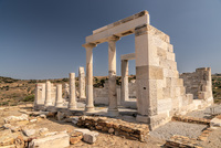 /Der restaurierte Demetertempel(530 v.Chr.) bei Sangri, Naxos