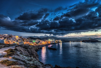 Naxos-Stadt bei Nacht