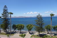 Blick vom Hotel an der Uferpromenade von Kos-Stadt...