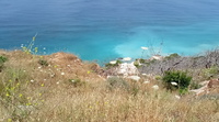 Blick auf das kristallklare türkise Meer bei Rhodo...
