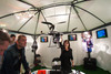 FlyingLift, Photokina 2010 Quadrocopter, trägt 50...