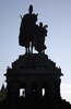 Silhouette des Denkmals am Deutschen Eck in Koblen...