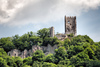 Blick vom Rhein auf die Ruine Drachenfels