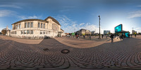 Vor dem Hauptbahnhof von Darmstadt Platz der Deut...