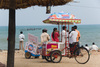 Eisverkäufer am Strand von Pondicherry