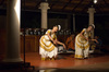 Tänzerinnen im Taj Garden Retreat Kumarakom