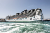 Kreuzfahrtschiff MSC Splendida im Hafen von Palma