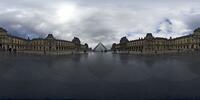 Musée du Louvre Innenhof mit Glaspyramide