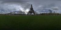 Champ de Mars Im Park hinter dem Eiffelturm [ To...
