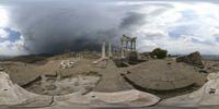 Dunkle Wolken über Pergamon