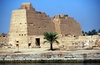8.Pylon am heiligen See im Karnak-Tempel Pylon: h...