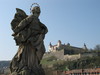 Würzburg Figur auf der alten Mainbrücke mit Veste ...