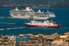 Schiffe vor Korfu-Stadt