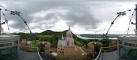 Rundblick vom Nordturm auf Schloss Drachenfels
